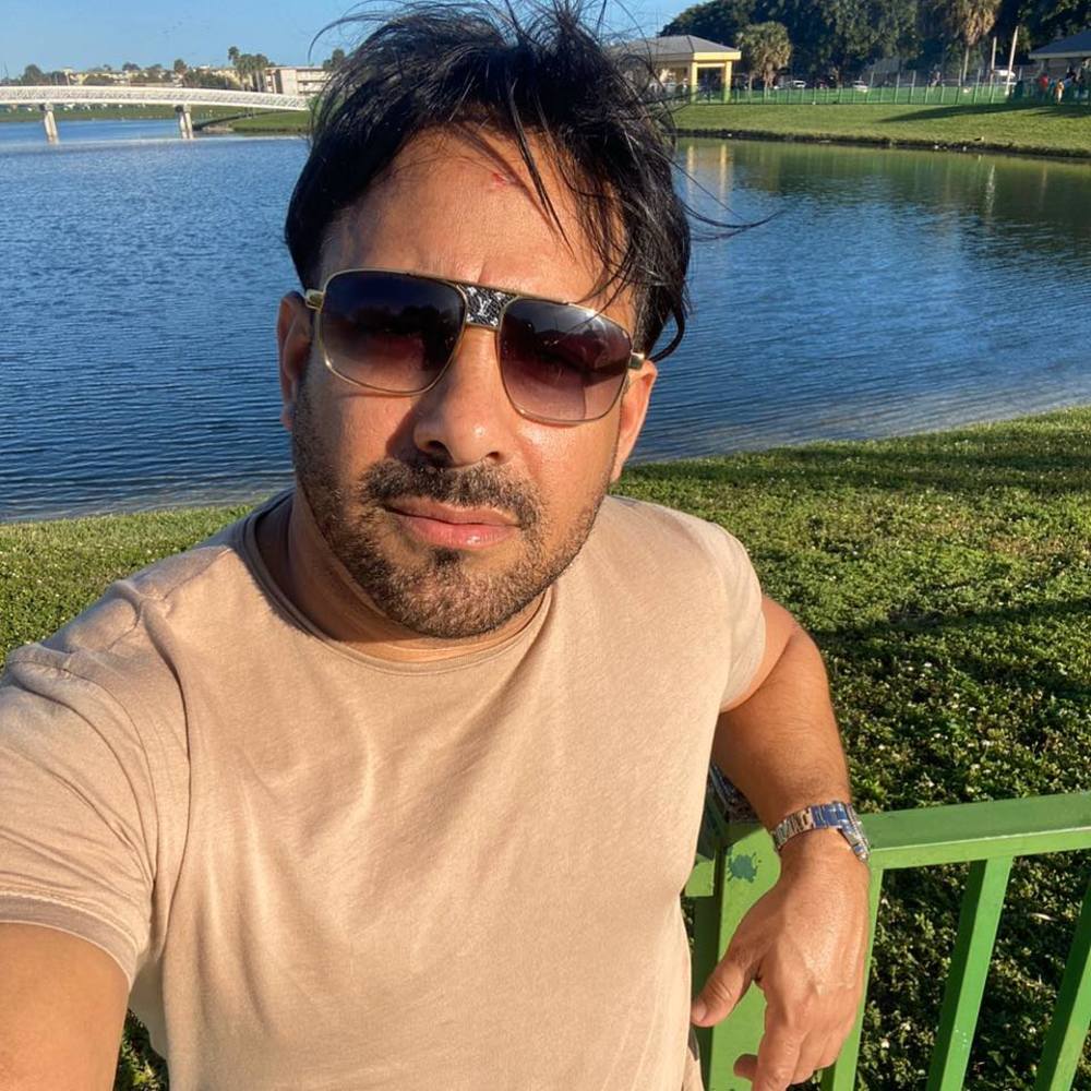 Meet your Posher, Javy